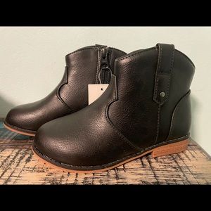 NWT Cat & Jack Booties